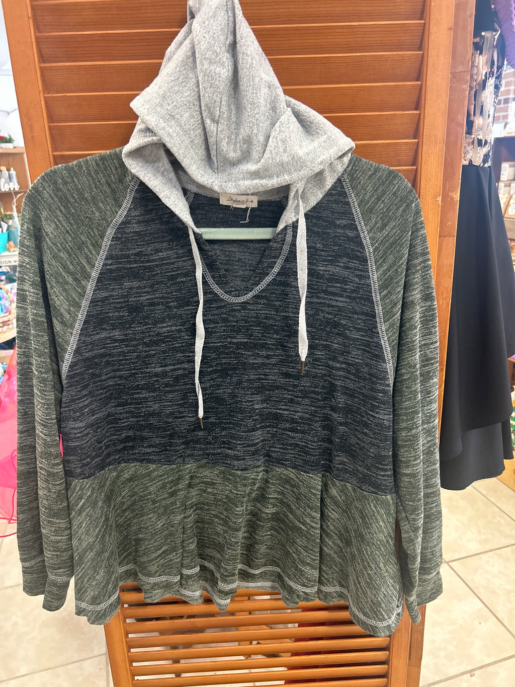 Skylar & Jade hoodie Small