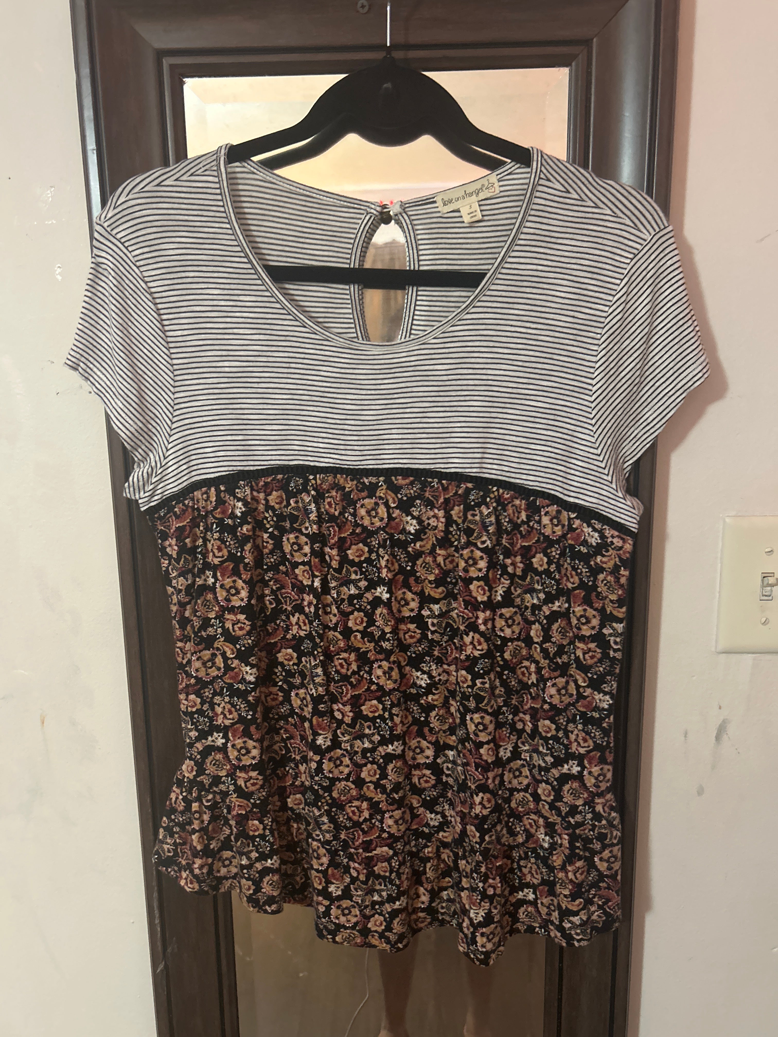Love on a hanger tee Small