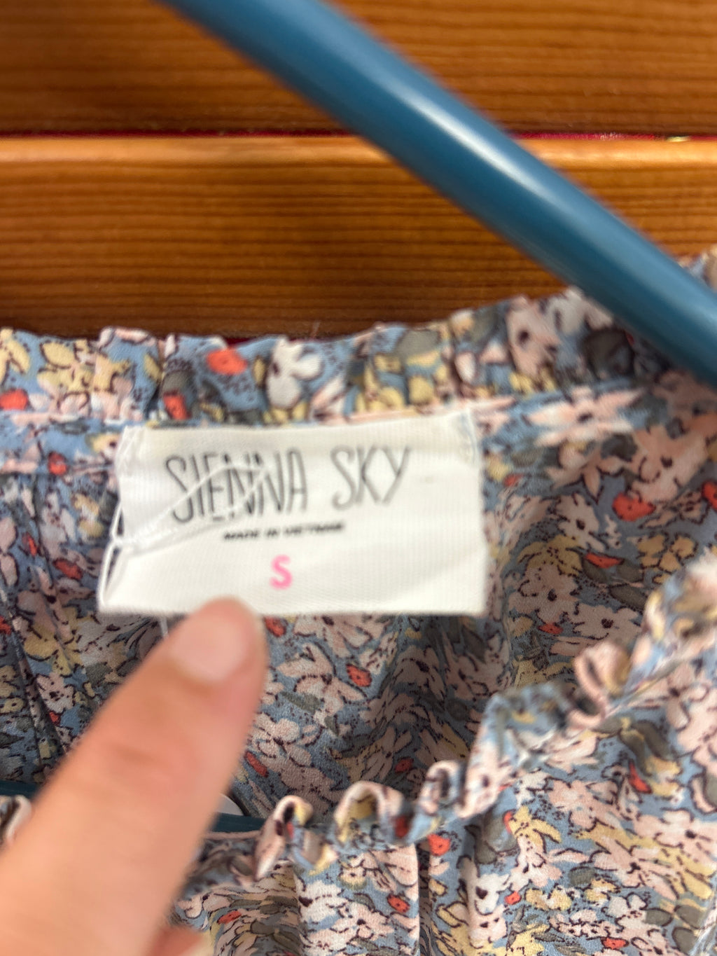 Sienna Sky multicolored floral sleeveless blouse Small