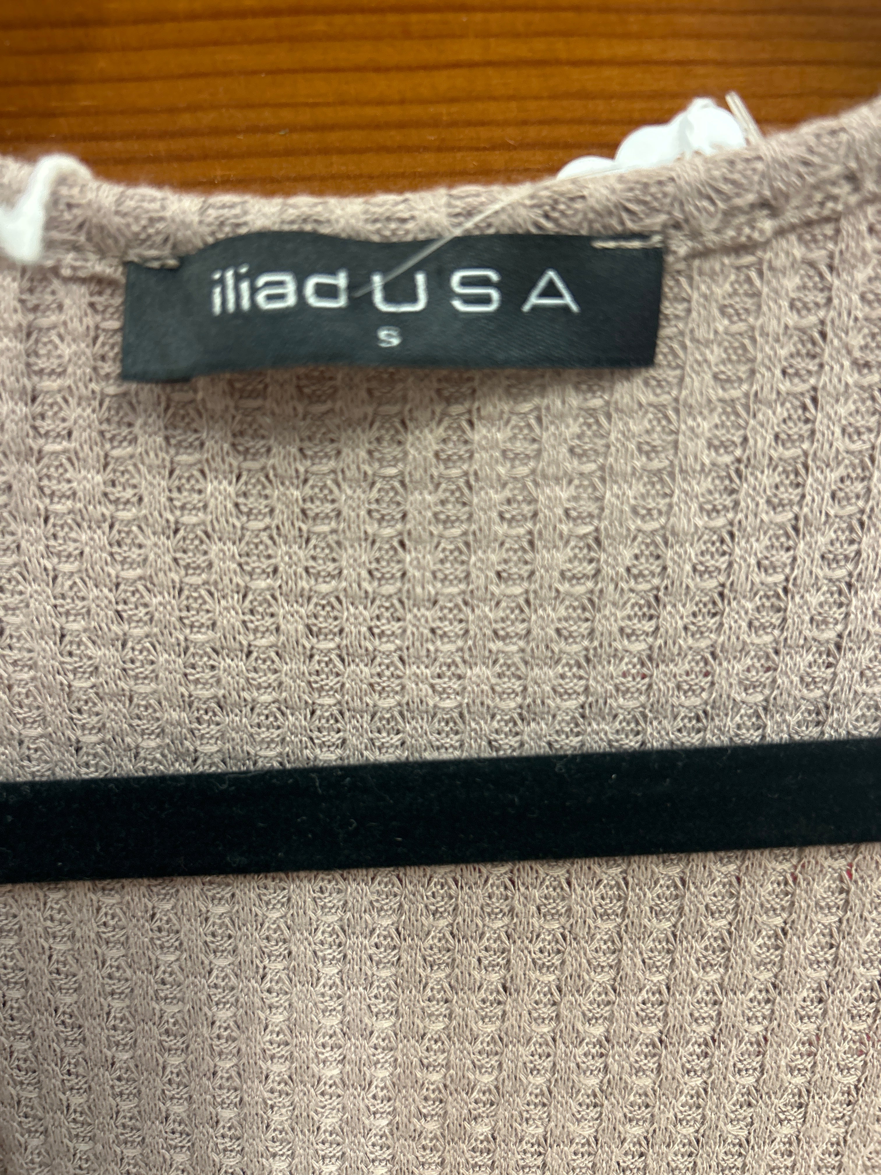 Iliad USA top Small
