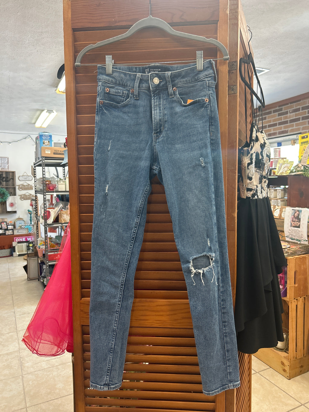 Gap denim 0/25 ￼ regular high-rise universal legging