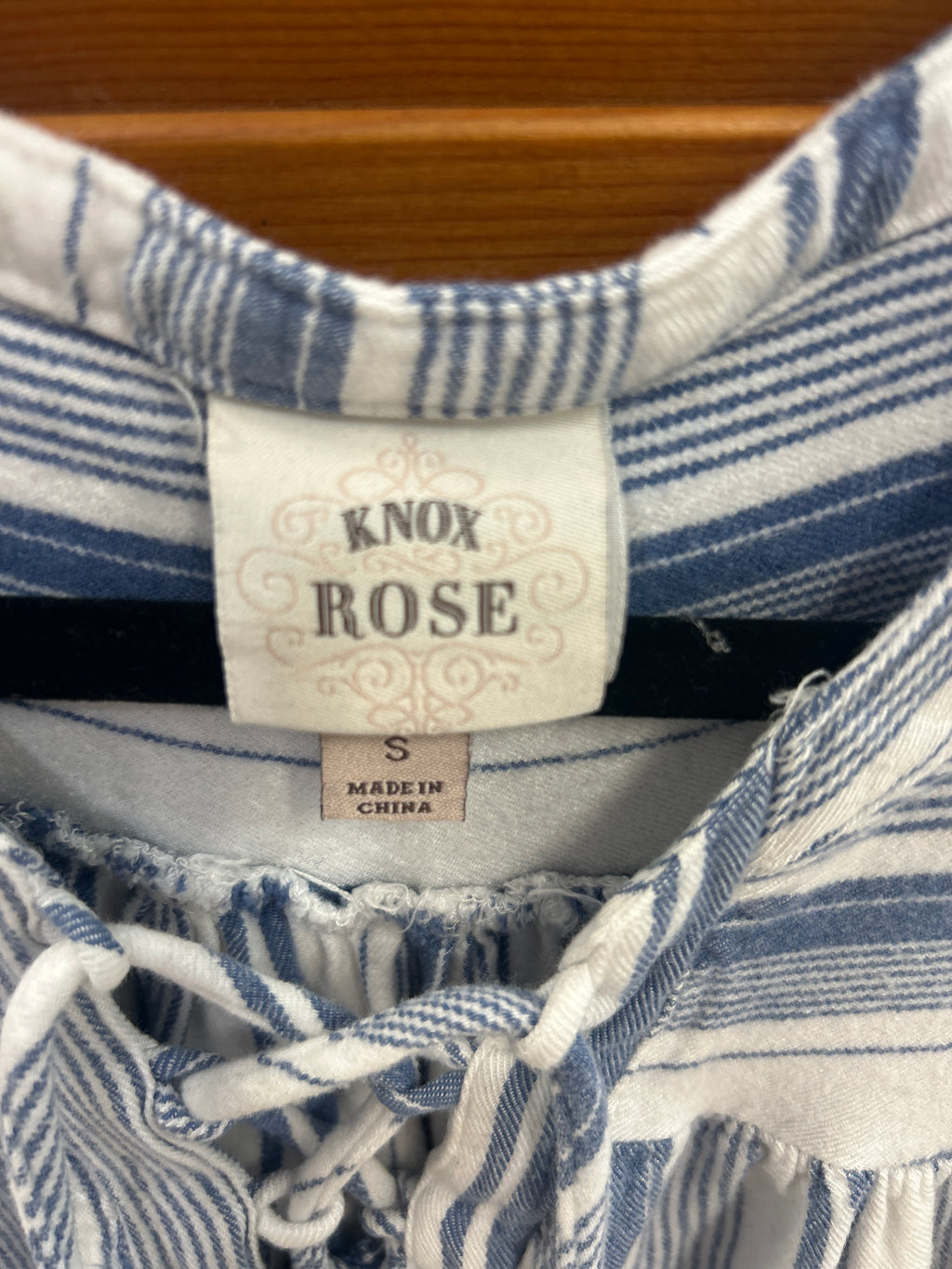 Knox Rose Blue and White Striped Henley Tank Small