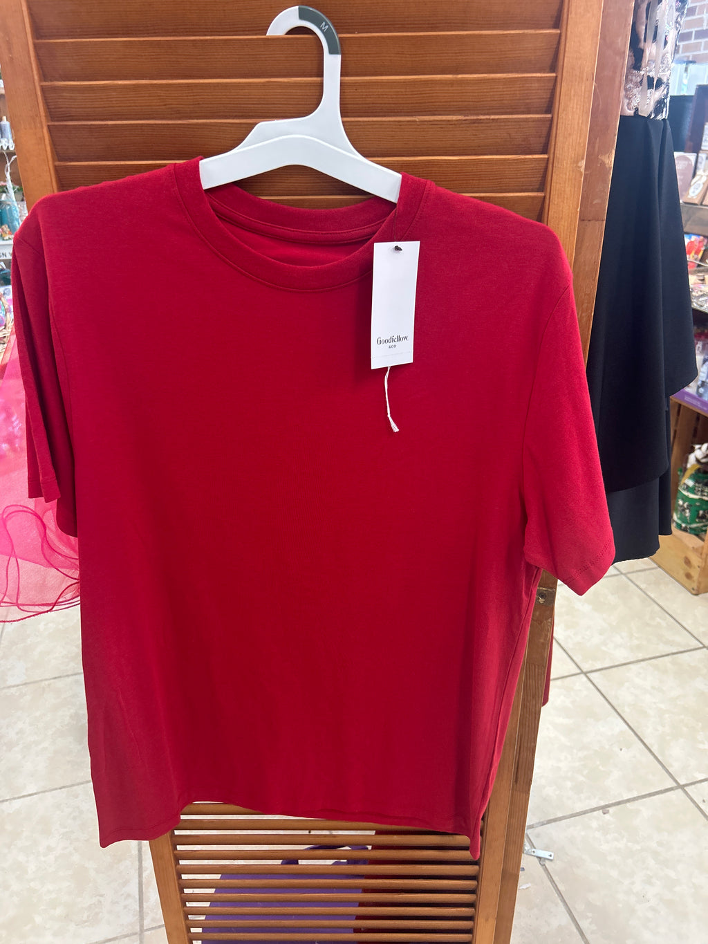 Goodfellow & Co crimson Crewneck T-shirt NEW MEDIUM