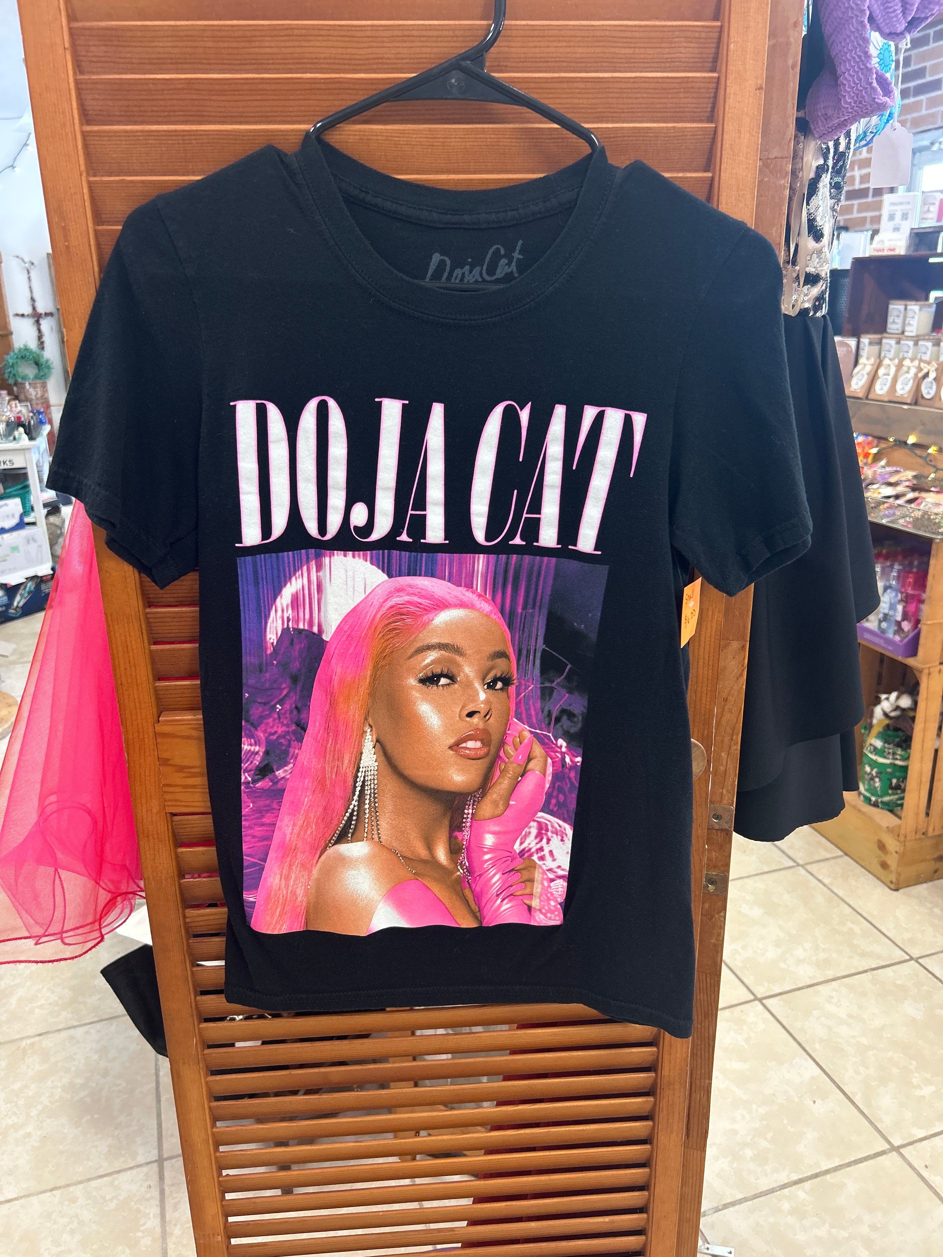 Hot Topic Doja Cat Black Graphic T-shirt Small