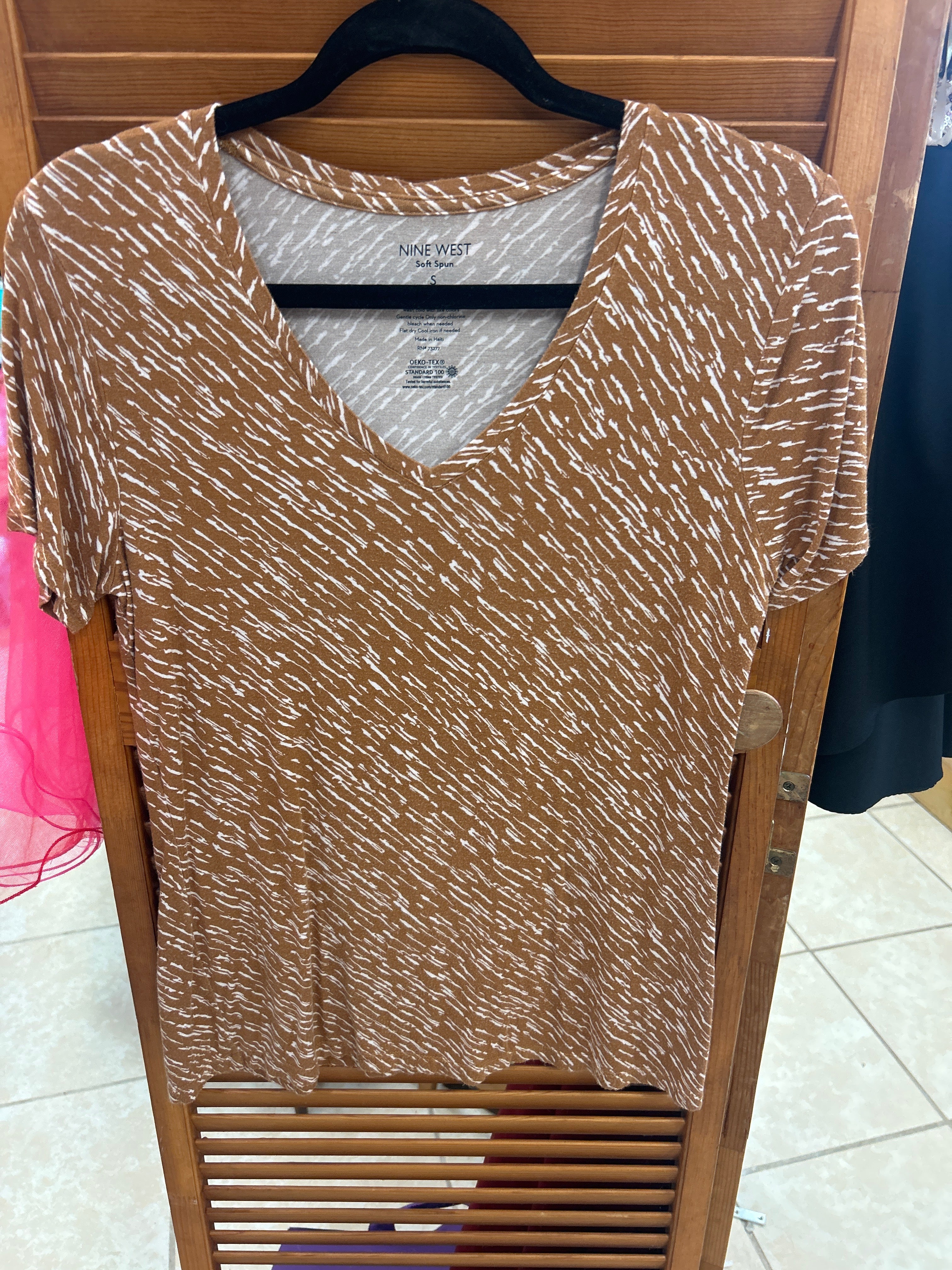 Nine West Soft Spun V-neck t-shirt Small