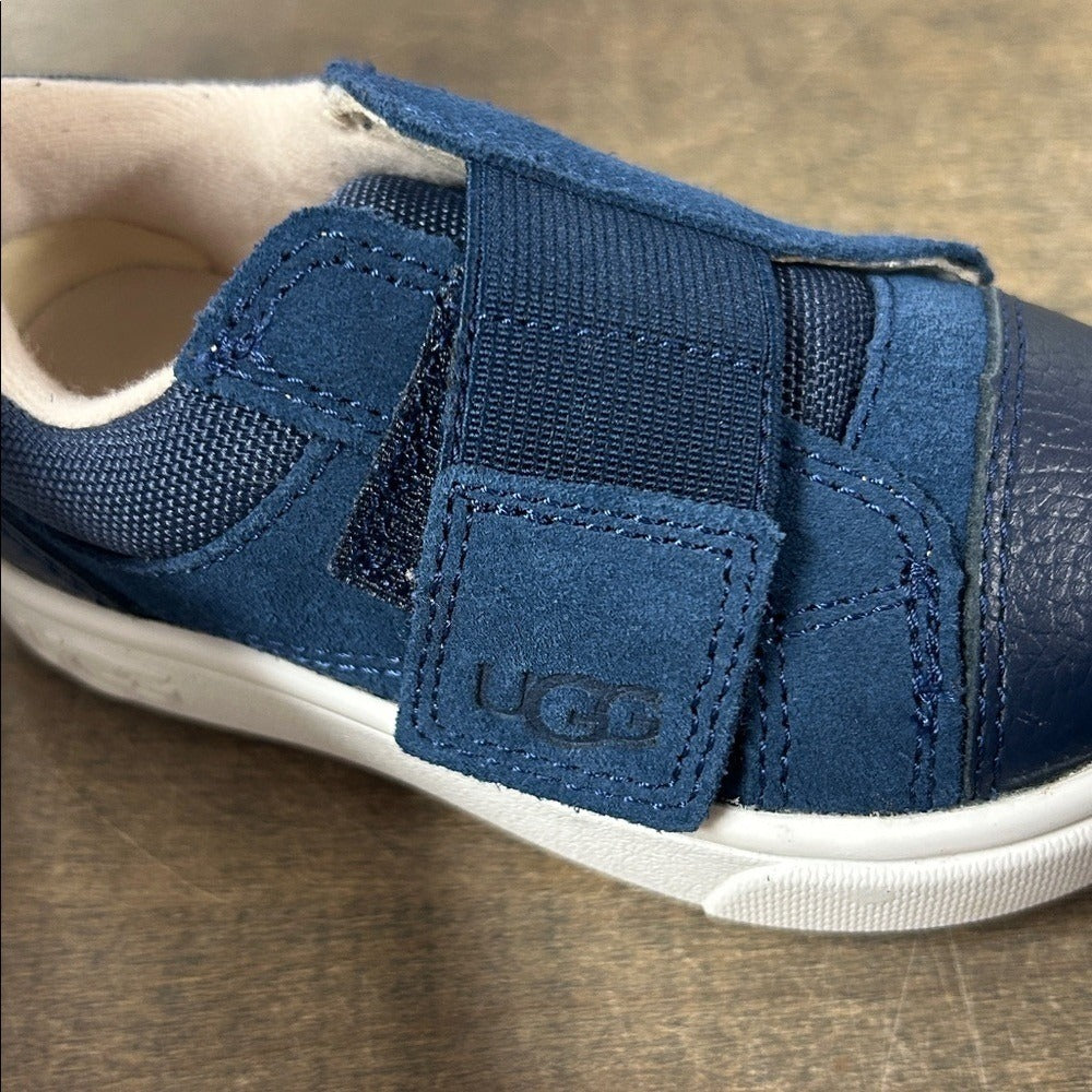UGG Kids Dark Blue Sneakers size 6