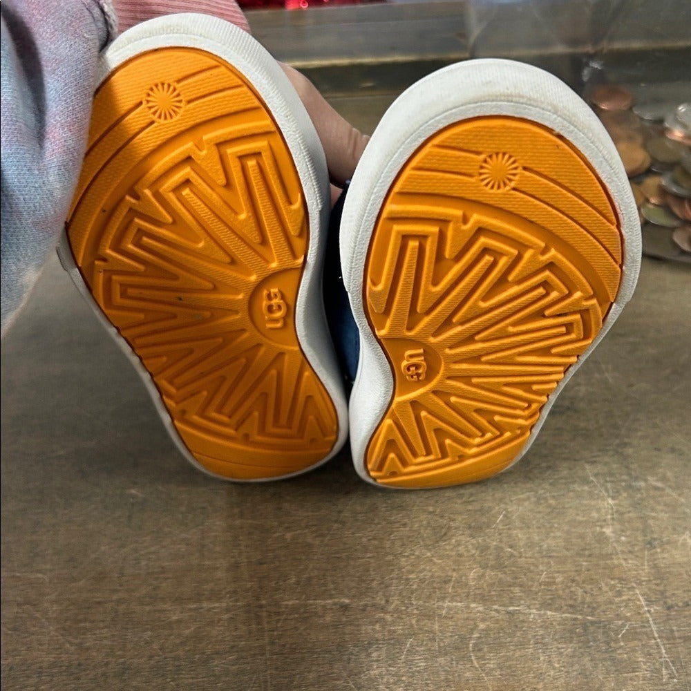 UGG Kids Dark Blue Sneakers size 6